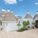 Trulli In Itria Valley With Infinity Pool Semesterbostad