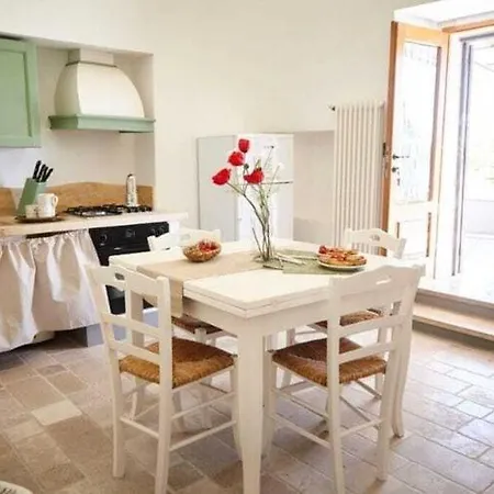 Historic Trulli Azzalema In Ferienhaus *