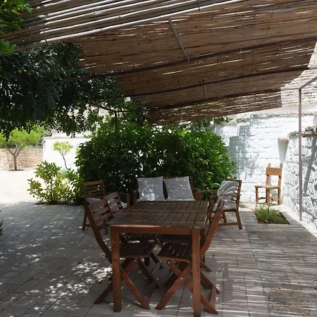 Historic Trulli Azzalema In Cisternino