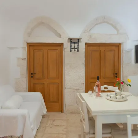 Ferienhaus Historic Trulli Azzalema In Cisternino