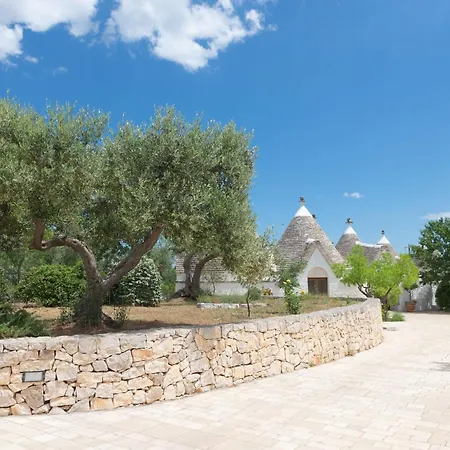 Historic Trulli Azzalema In Cisternino